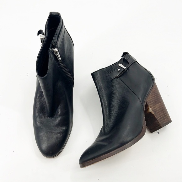 Coach Black Hewes Leather Almond Toe Ankle Boots Side Zip Block Heel Size 10 - Picture 1 of 11